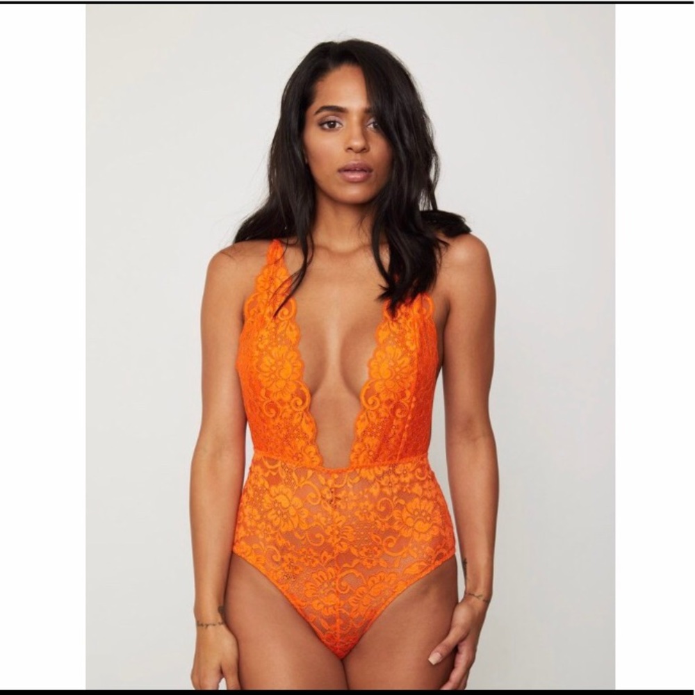 LACE ORANGE BODYSUIT - Picture 2 of 3